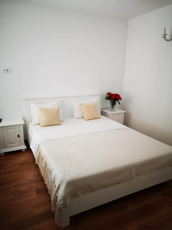 Brize Guest House Tuzla Exterior foto
