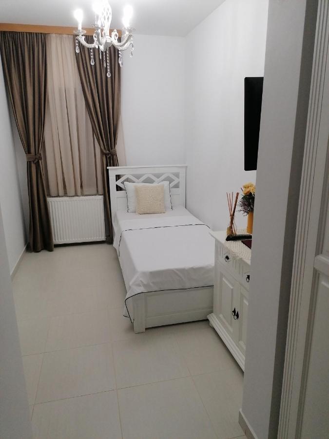 Brize Guest House Tuzla Exterior foto